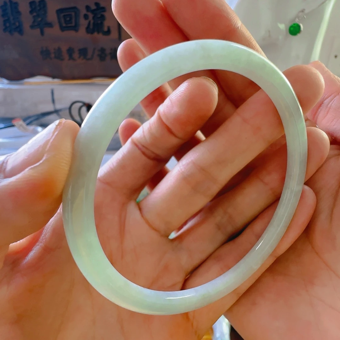 翡翠手镯未镶嵌翡翠50