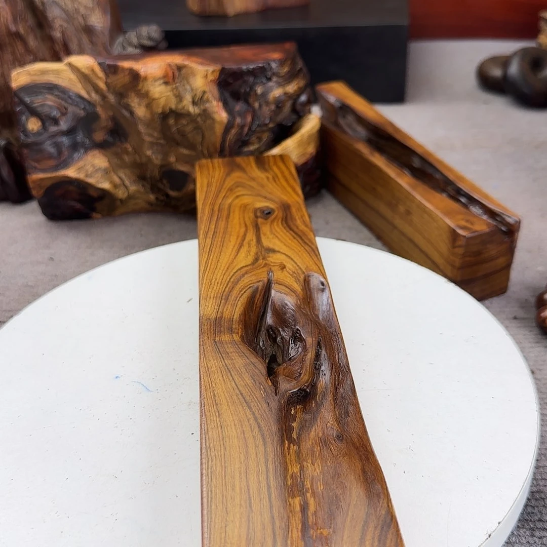 大果紫檀（缅甸花梨）躬**践