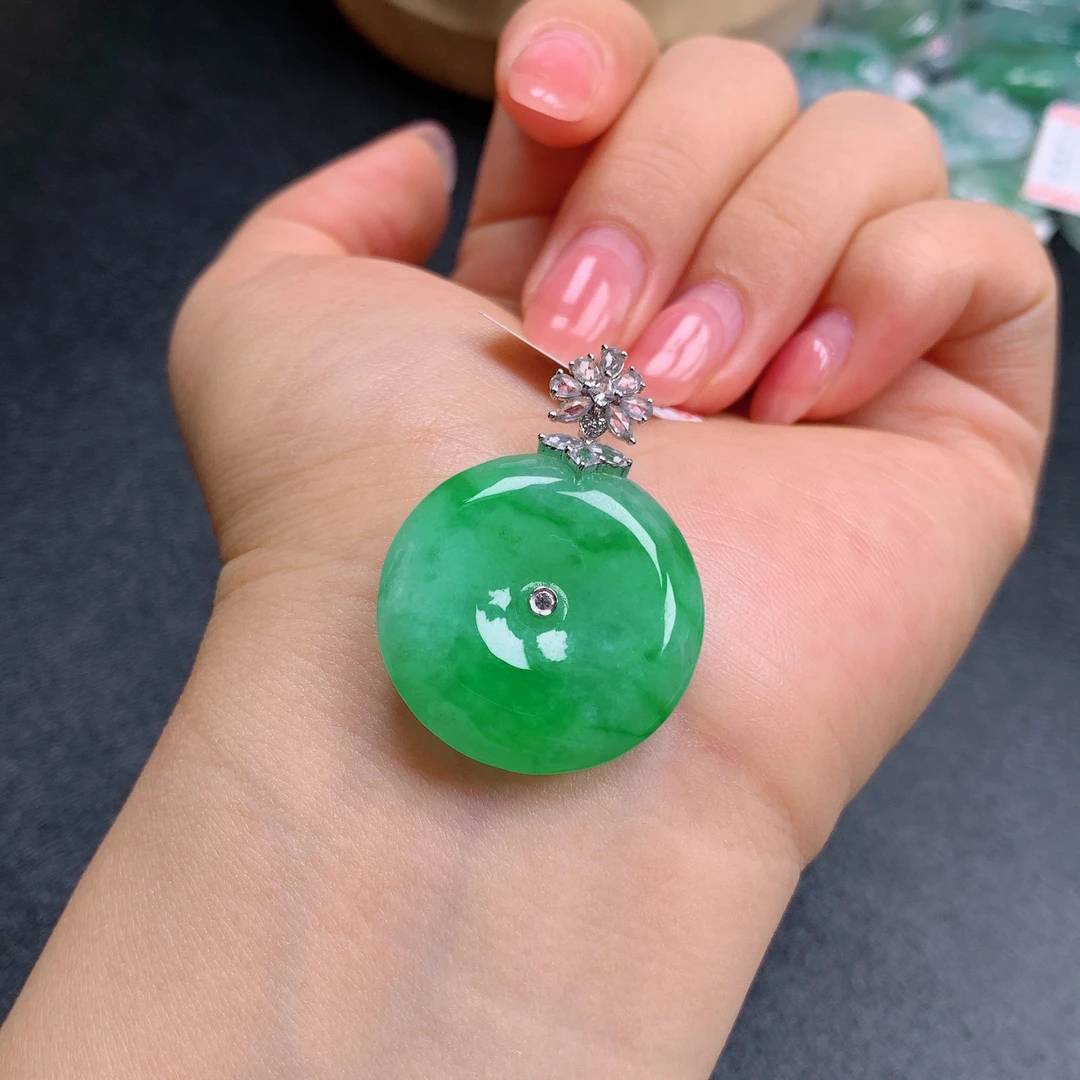 天然缅甸翡翠A货18k飘绿花平安扣气质精美尺寸34+25.3+5.9