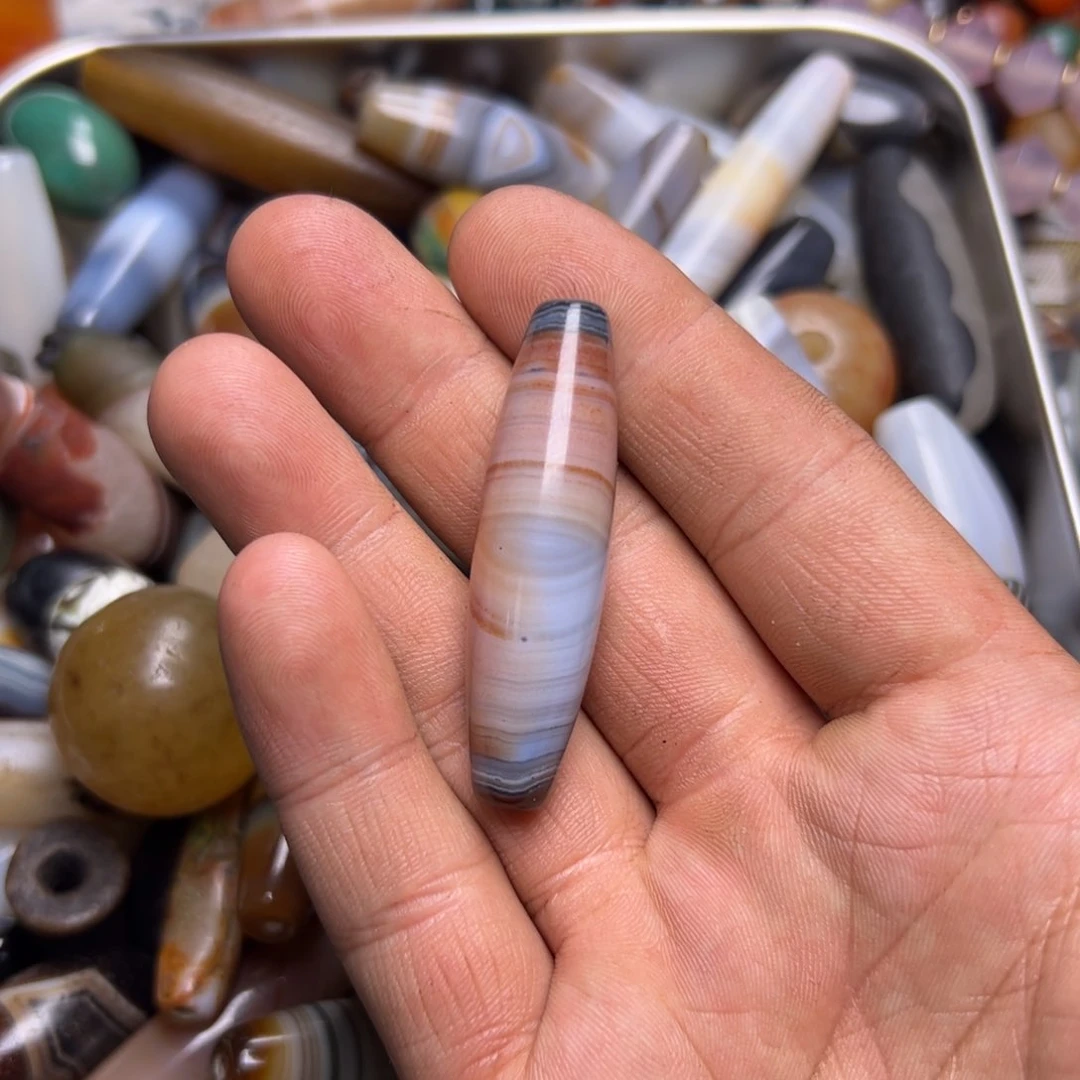 玛瑙/玉髓颈饰合金一**光