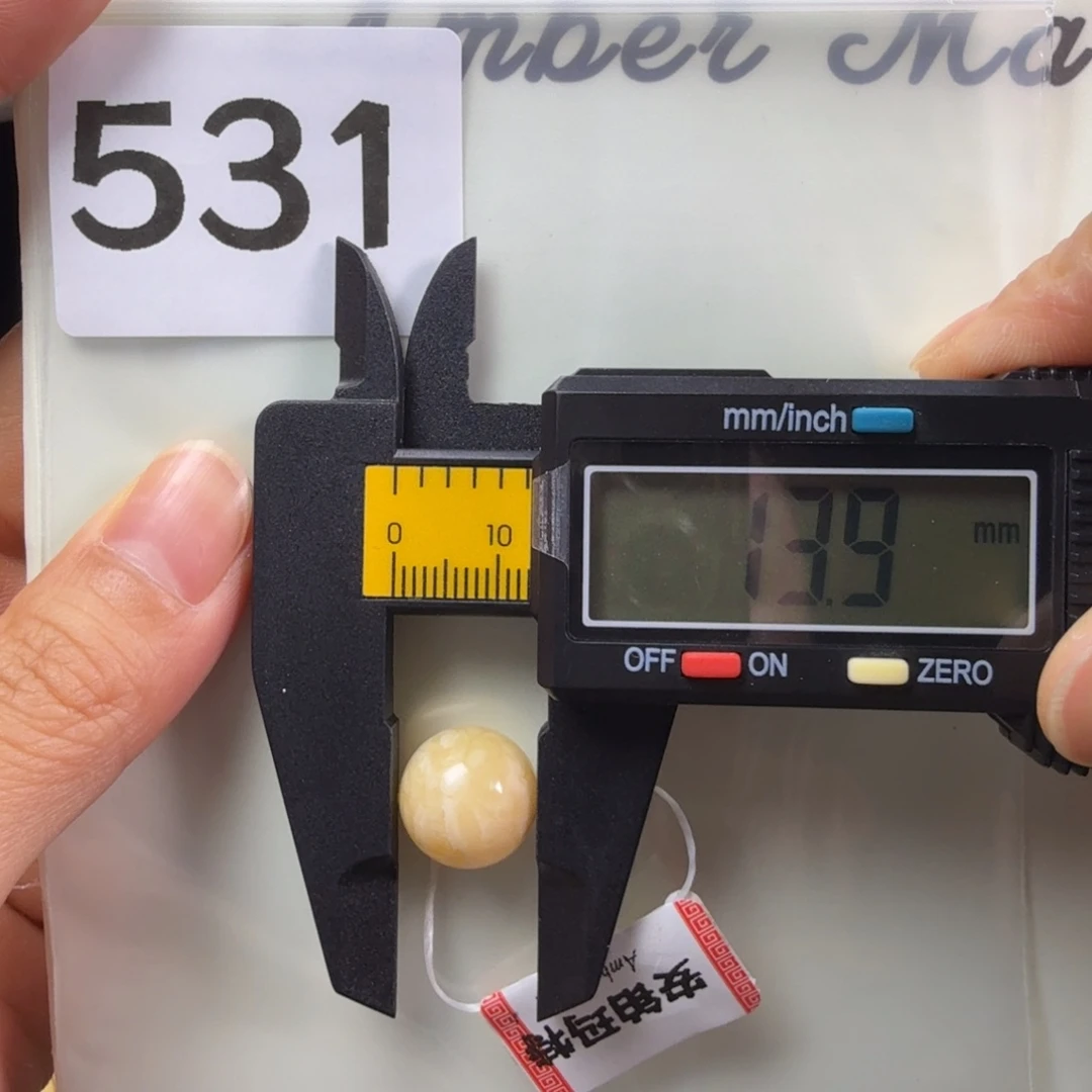 未镶嵌蜜蜡珠宝奇石