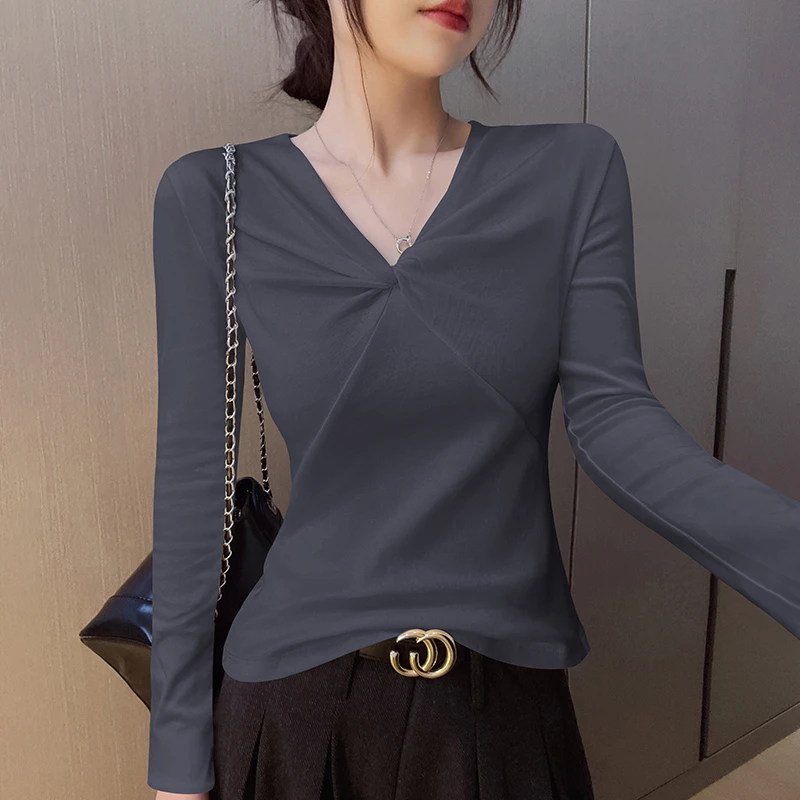 烟灰色V领修身长袖打底衫女内搭秋冬新款扭结低领高级感洋气上衣