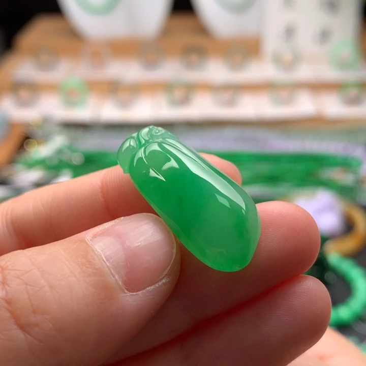 翡翠未镶嵌颈饰天然缅甸A货翡翠