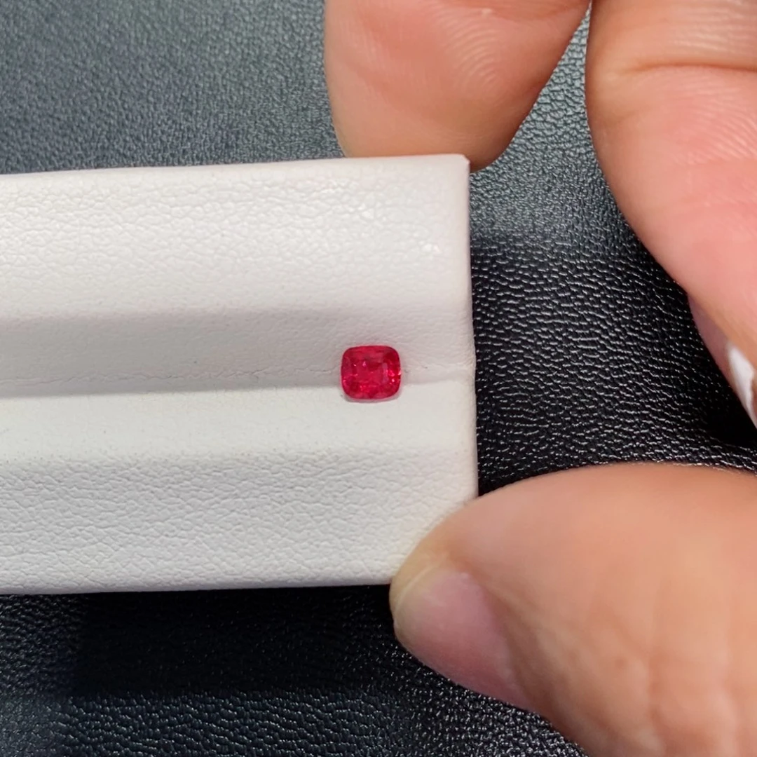 尖晶石裸石未镶嵌0.32绝地