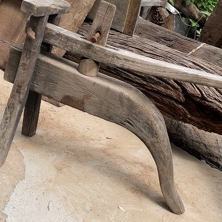 行****下老压面机一台