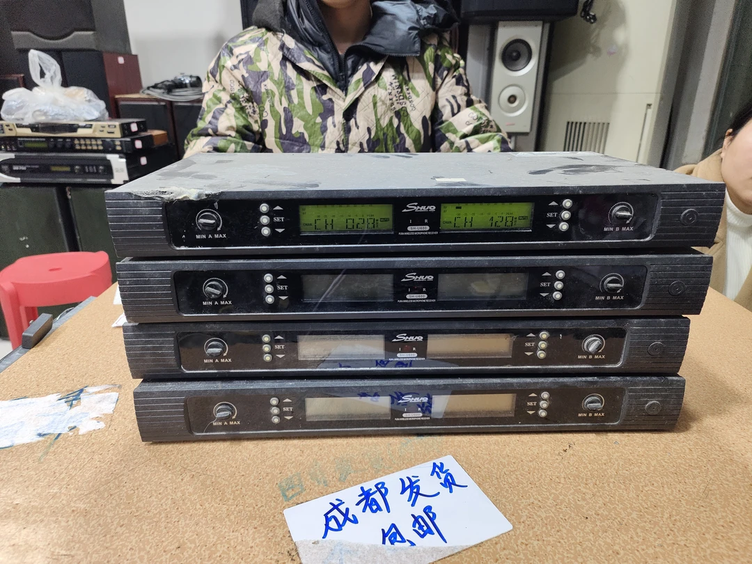 9新  二手SHUO无线话筒主机一个，没话筒，随机发货（坏的，需要维修）