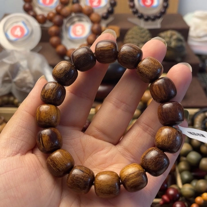 维腊木（绿檀）巧****?