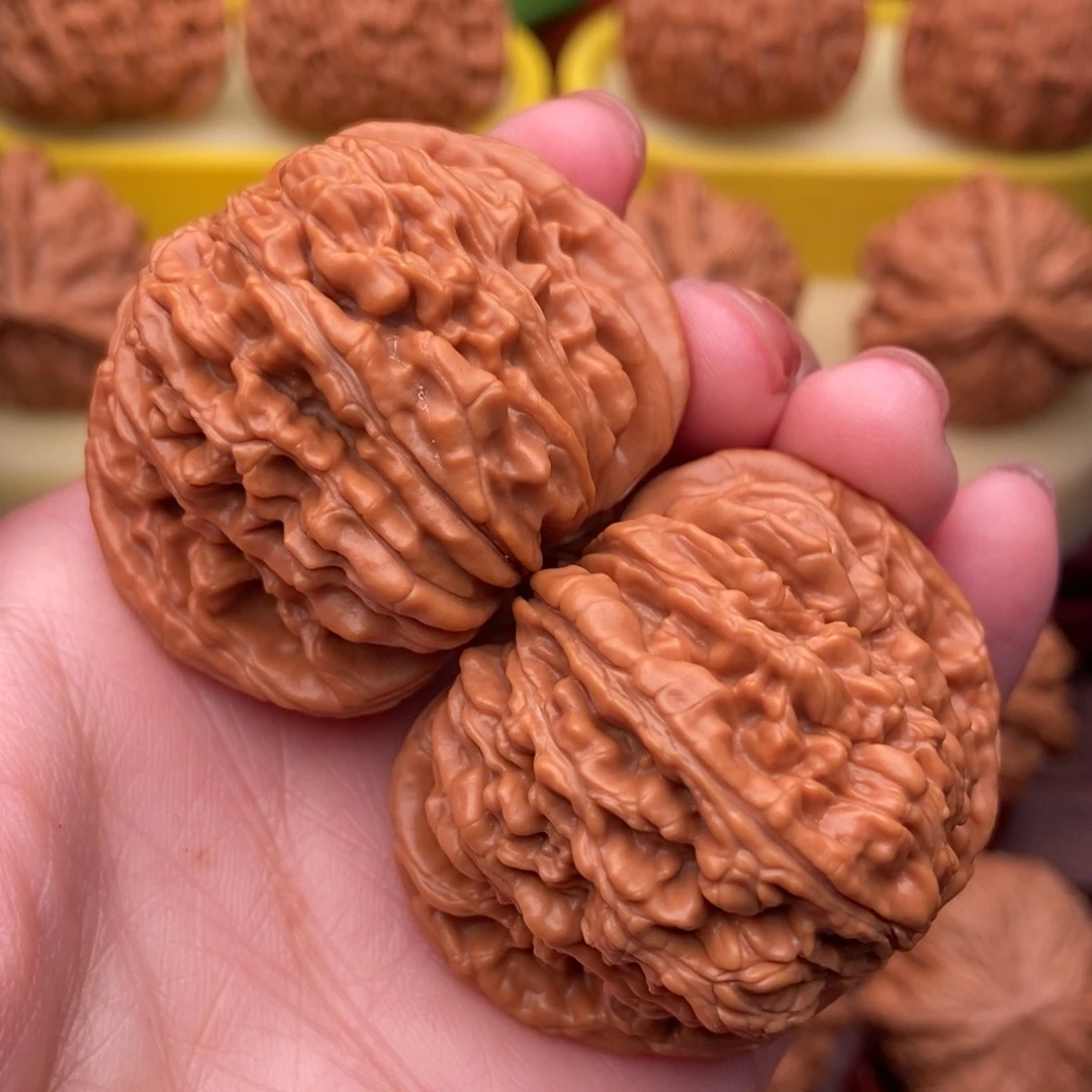 文玩核桃把件精品老树红皮四座楼45