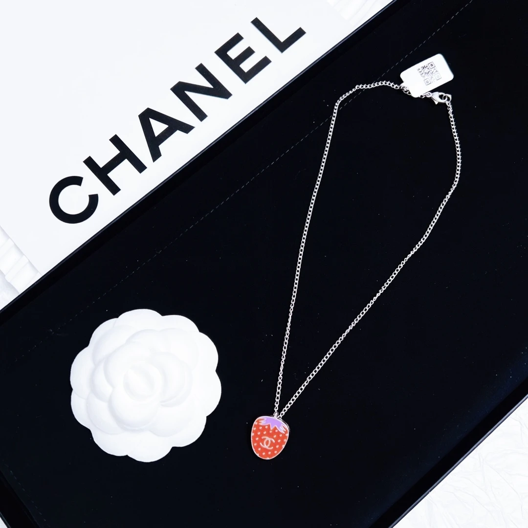 95新 Chanel/香奈儿 柚礼中古/香奈儿草莓吊坠项链cg412090