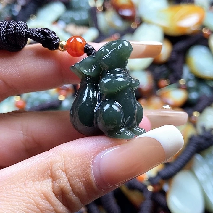 和田玉颈饰未镶嵌