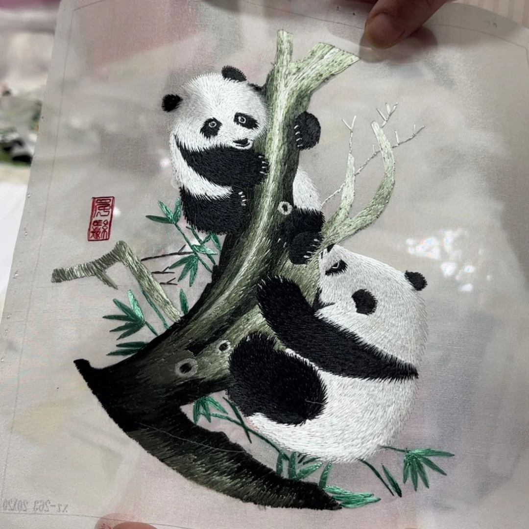 织绣纯手工刺绣陆老师