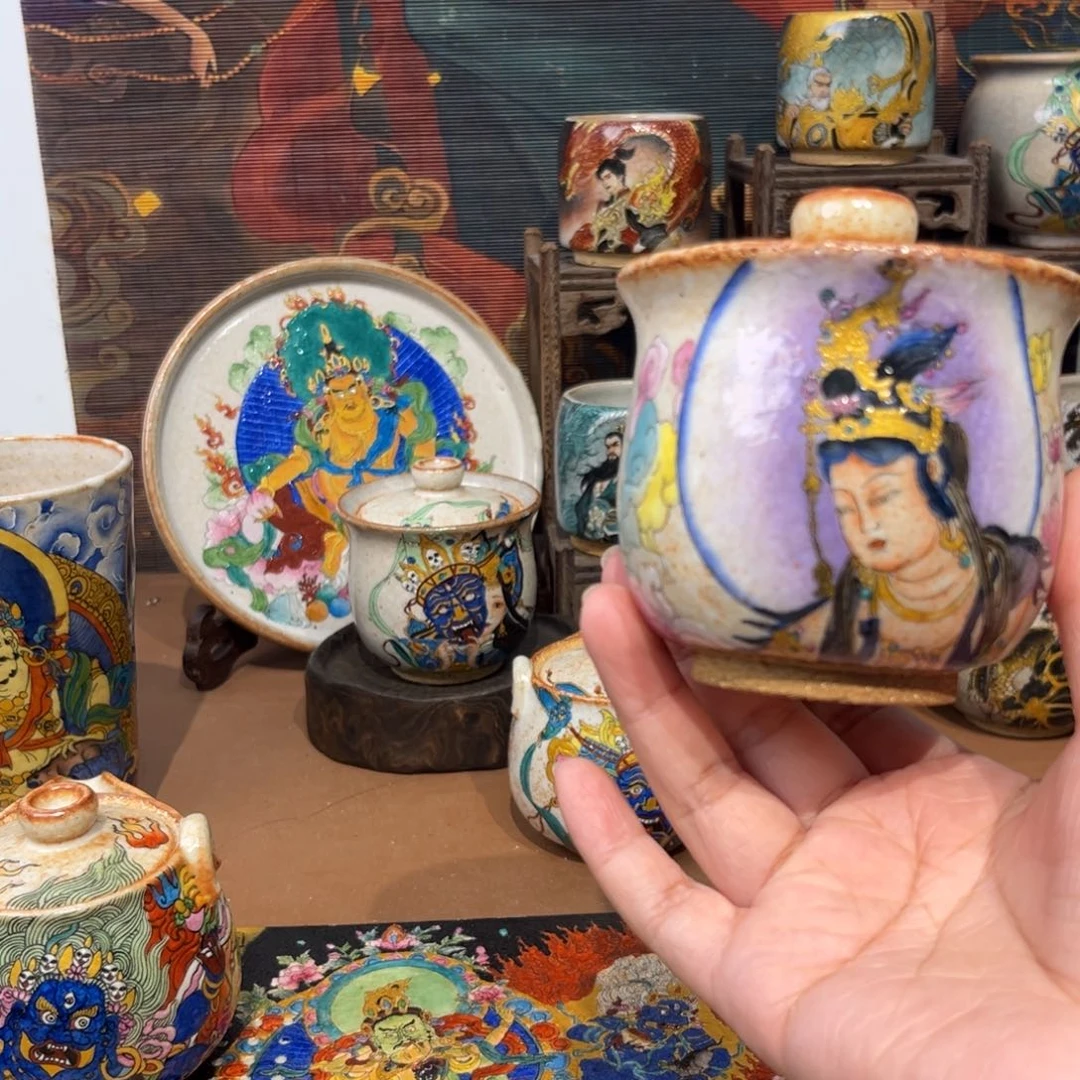 手工手绘水月观音宝瓶