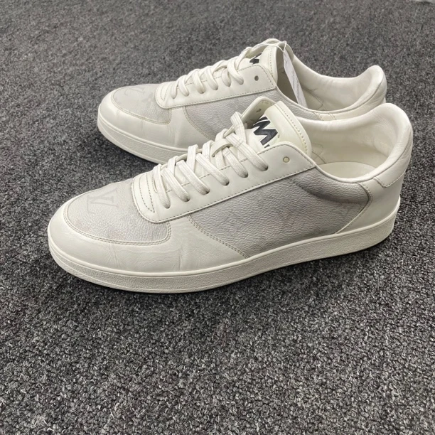 95新 LouisVuitton/路易威登 Rivoli运动鞋白色42码98新公价10800