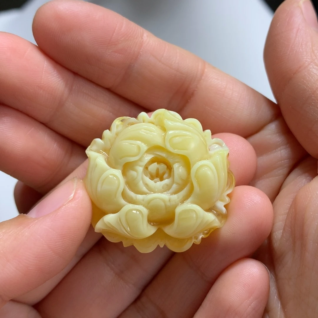 蜜蜡颈饰未镶嵌牡丹花