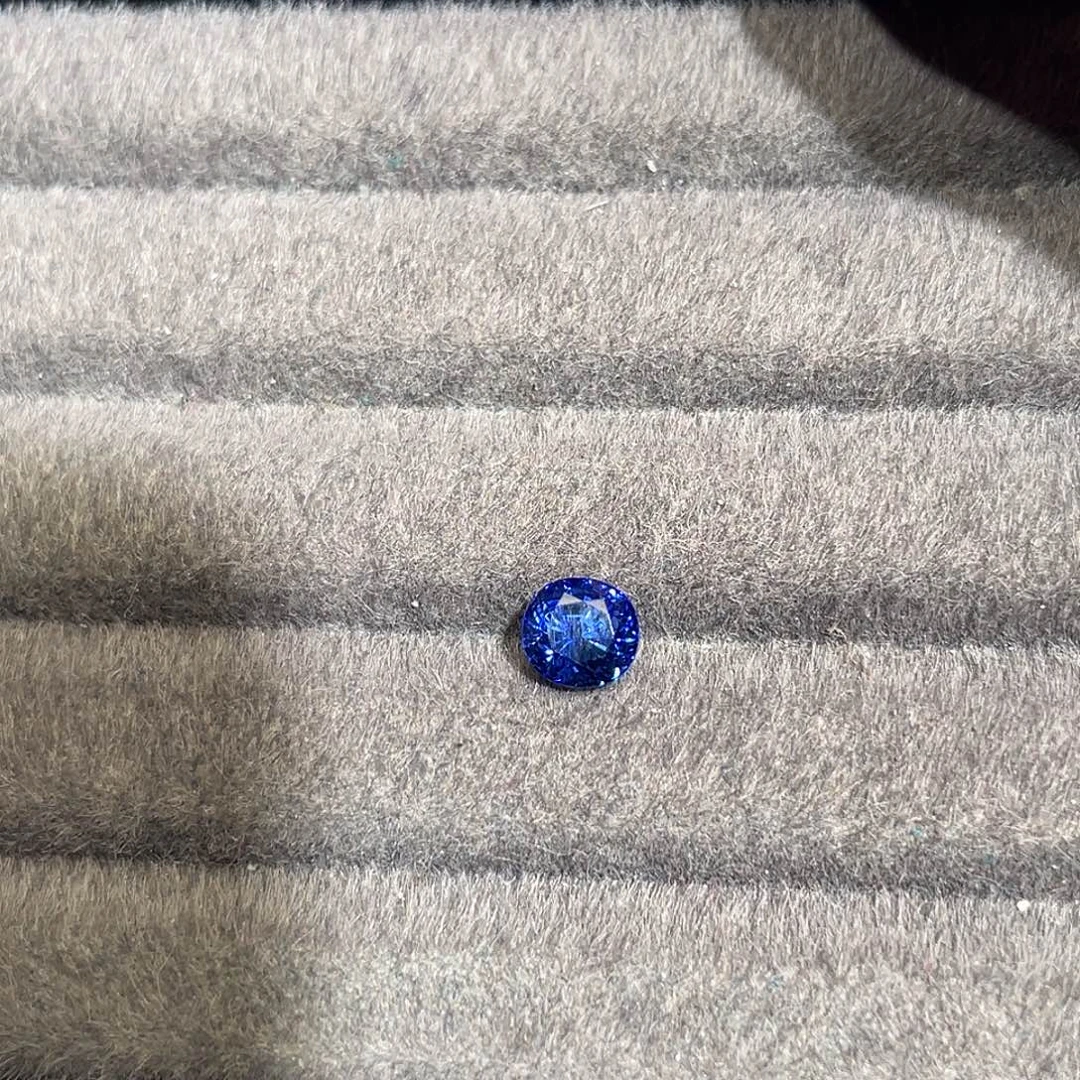 蓝宝石裸石1.1ct皇家蓝吉尔德
