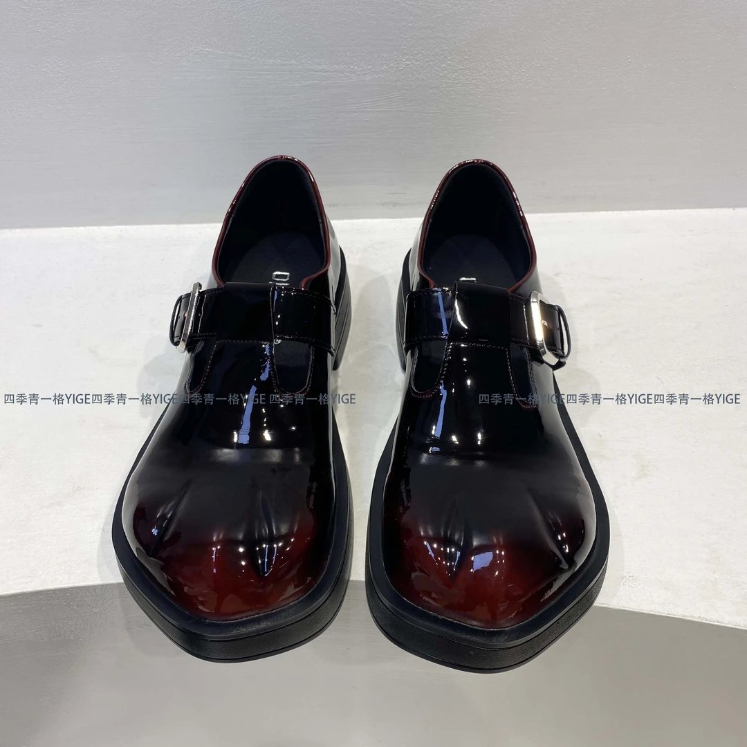 猫爪鞋小众设计款潮皮鞋2025秋季新款大头金属扣一脚蹬乐福鞋