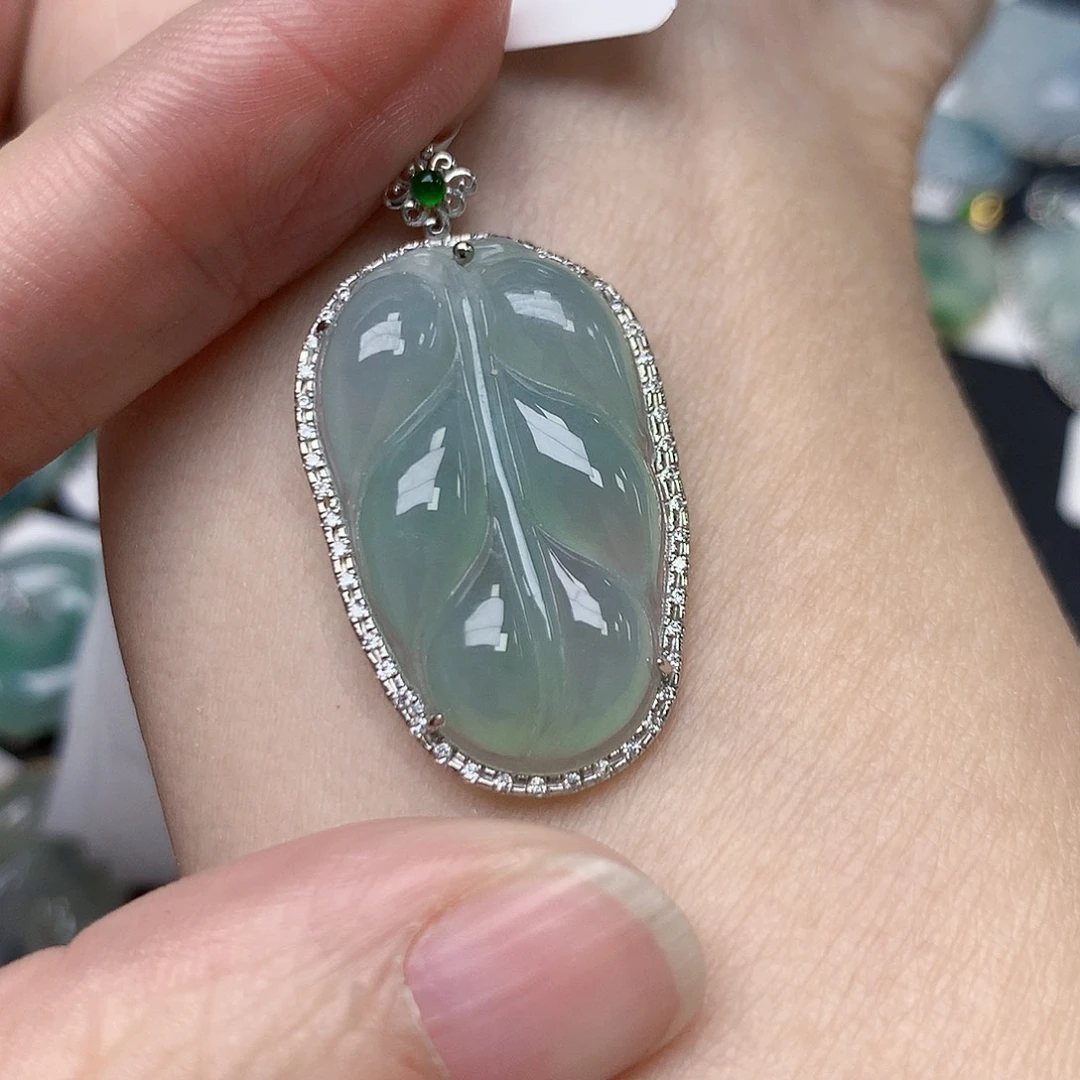 颈饰18K金镶嵌翡翠天然缅甸A货翡翠