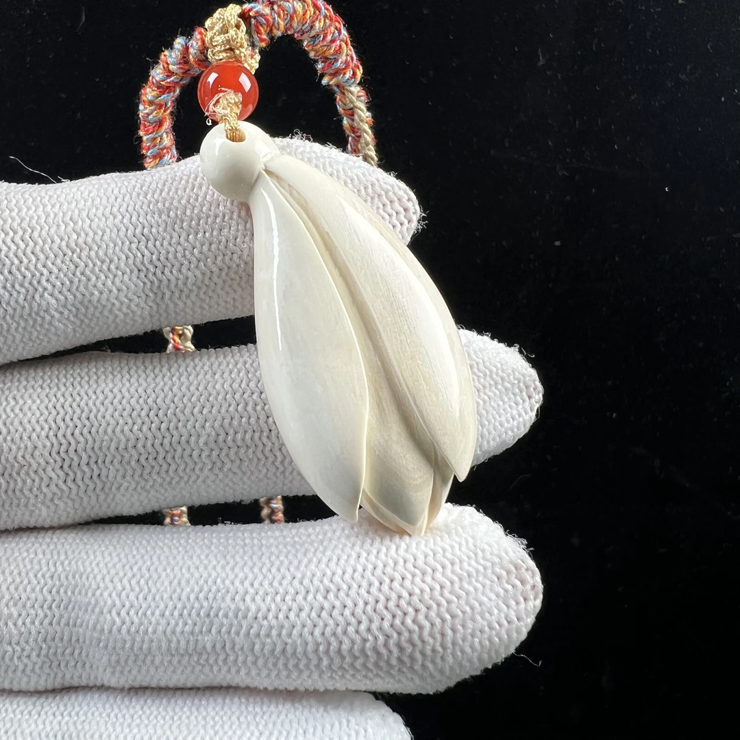 X7365天然猛犸牙玉兰花43x20mm支持鉴定假一赔四