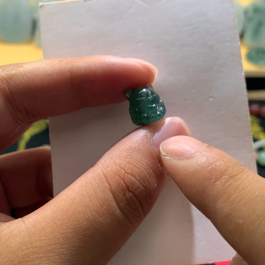 翡翠未镶嵌颈饰000