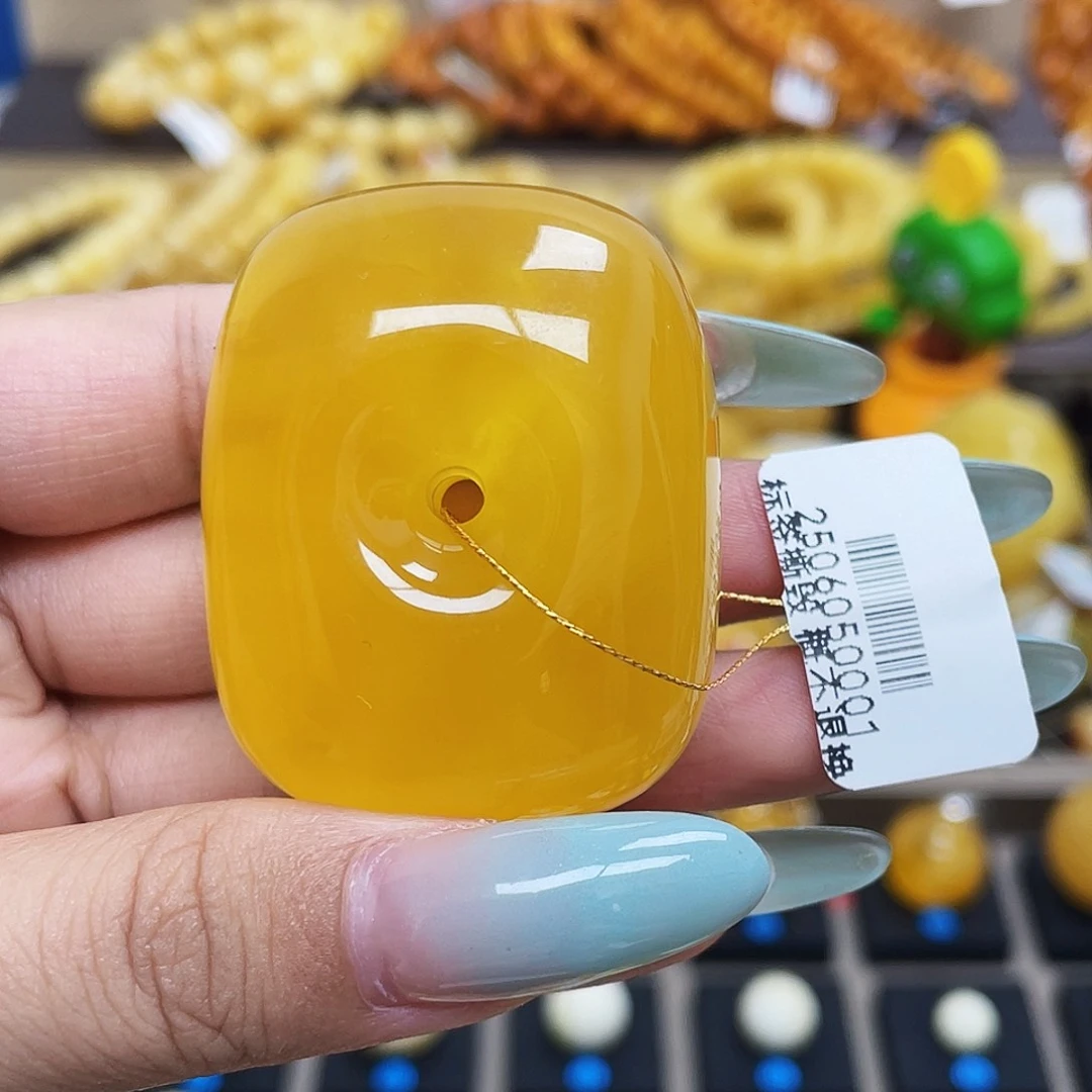 未镶嵌琥珀珠宝奇石42.9mm34.6mm蜜蜡扣子
