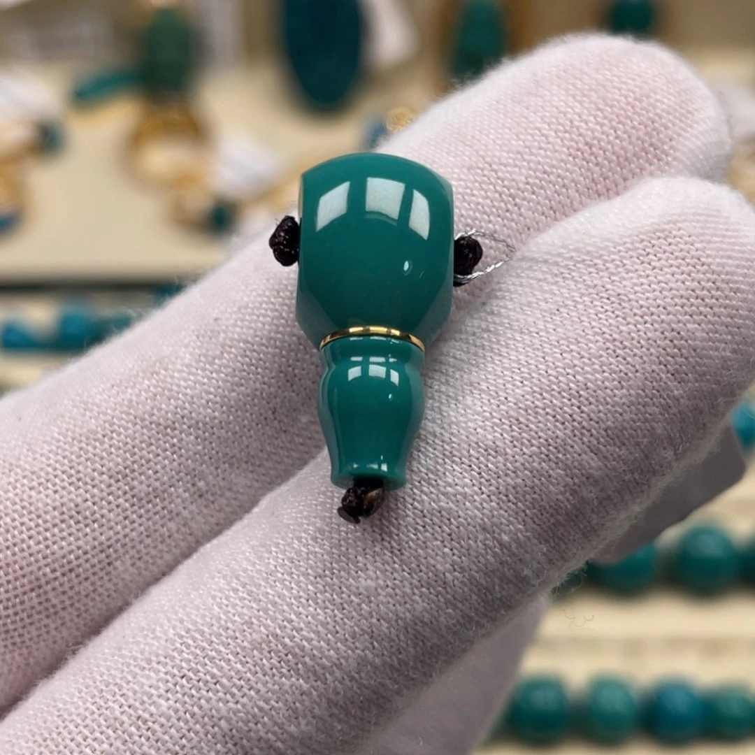 18K金镶嵌绿松石珠宝奇石