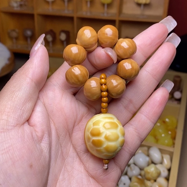 猴头核桃吊坠富甲手捻