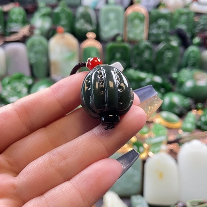 和田玉未镶嵌挂件