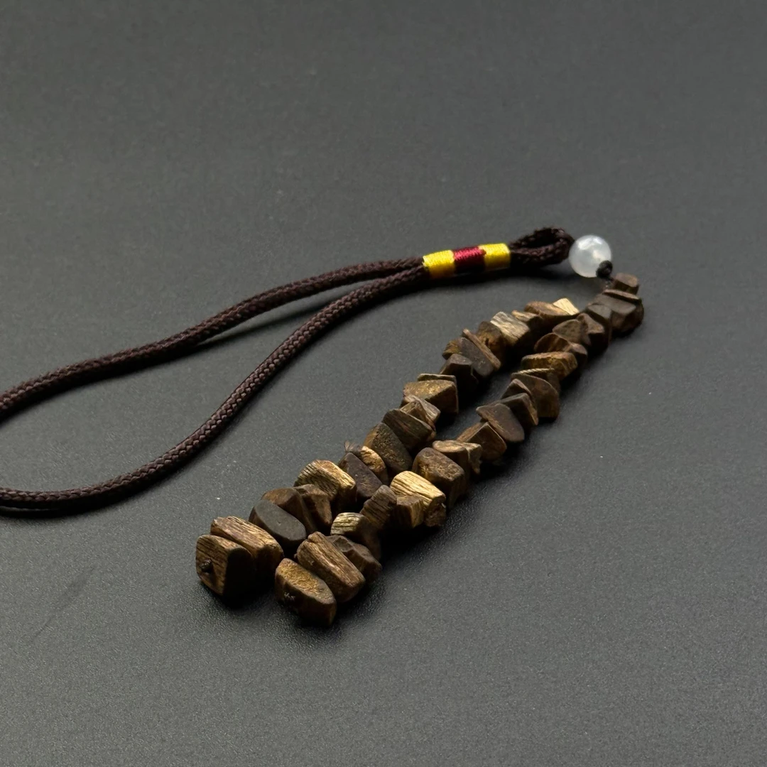 沉香海南绿奇楠车挂同款白色配珠/025383