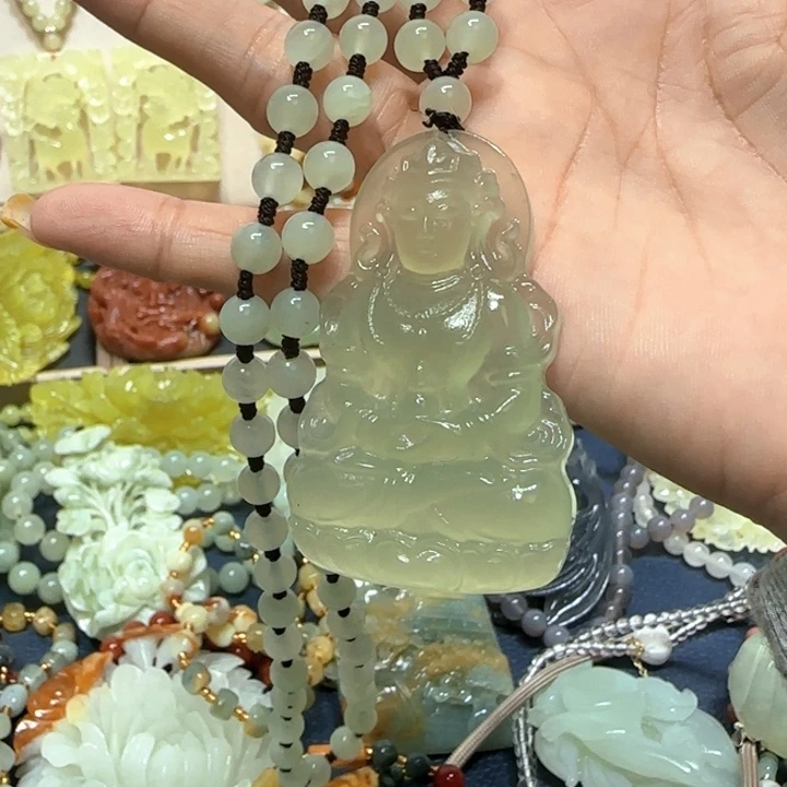 未镶嵌蛇纹石玉吊坠