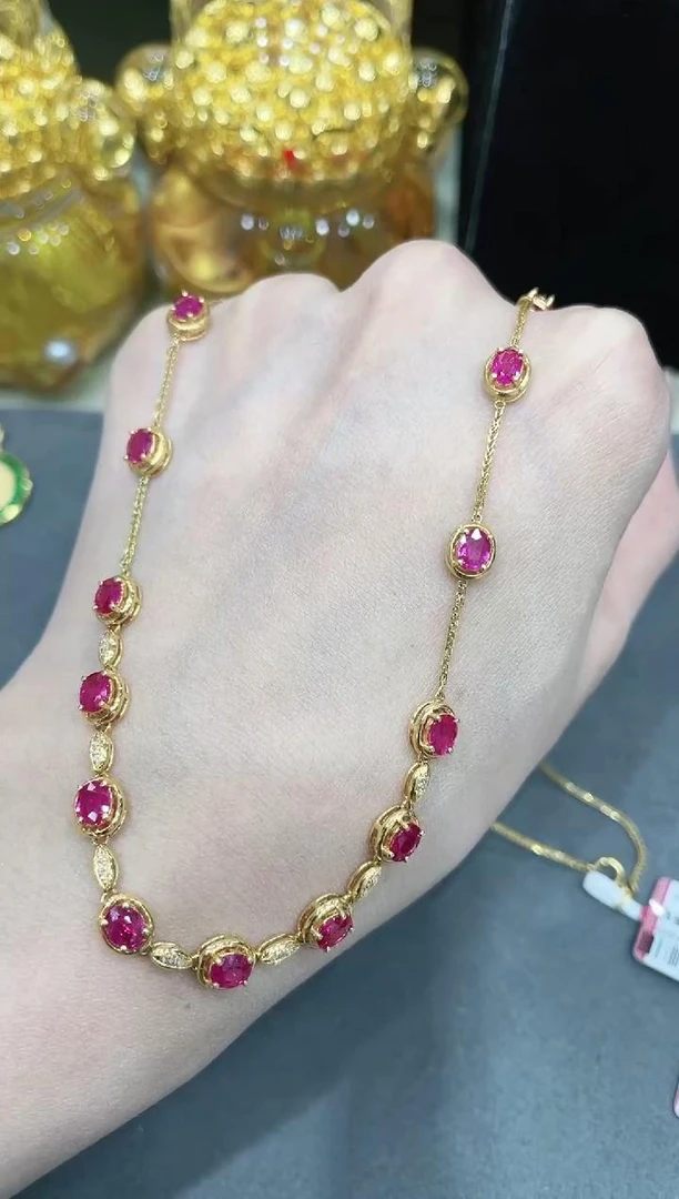 18K金镶嵌天然红宝石项链