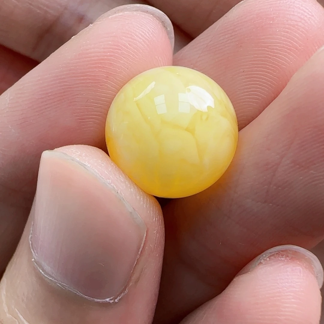 未镶嵌琥珀珠宝奇石