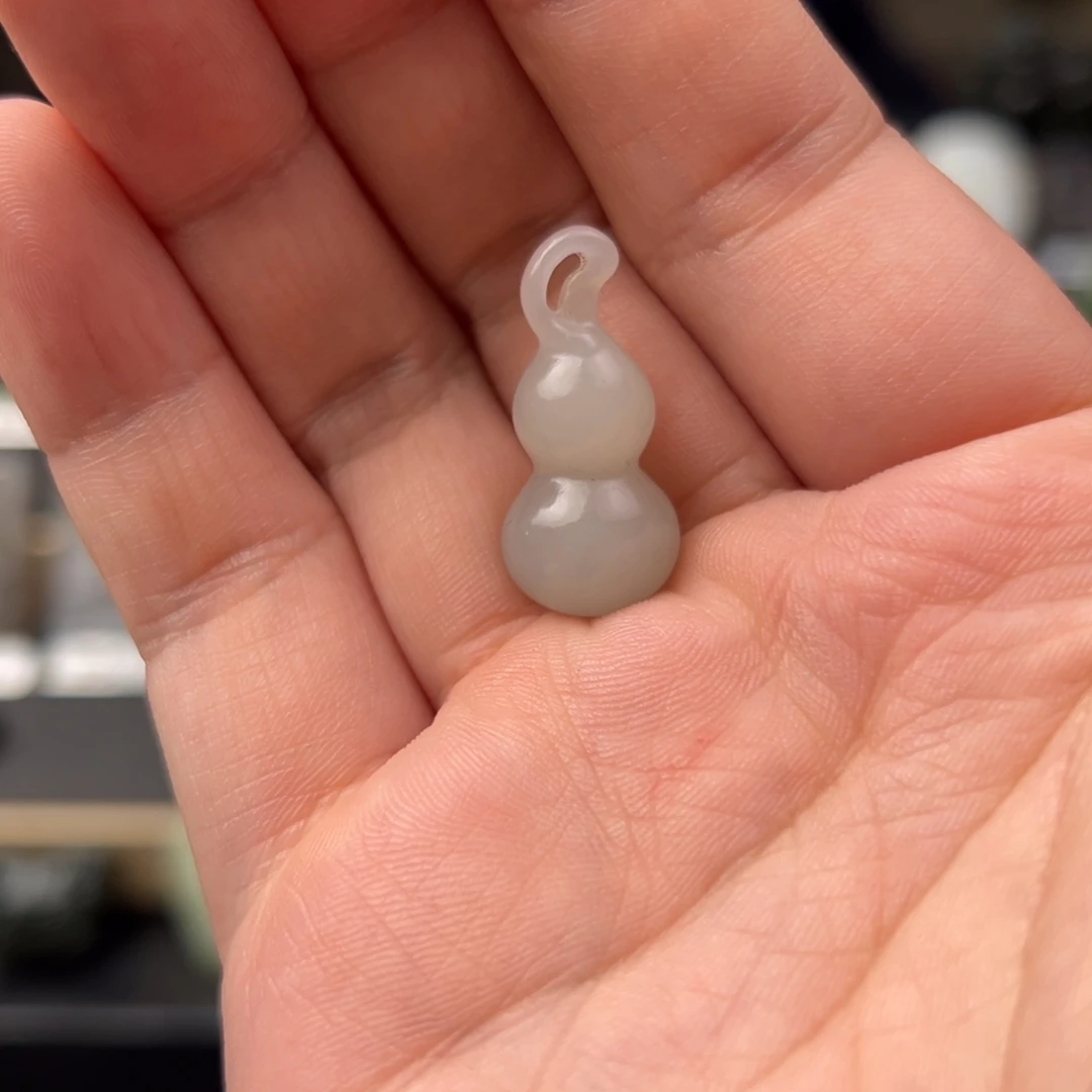 向***行和田玉未镶嵌挂件