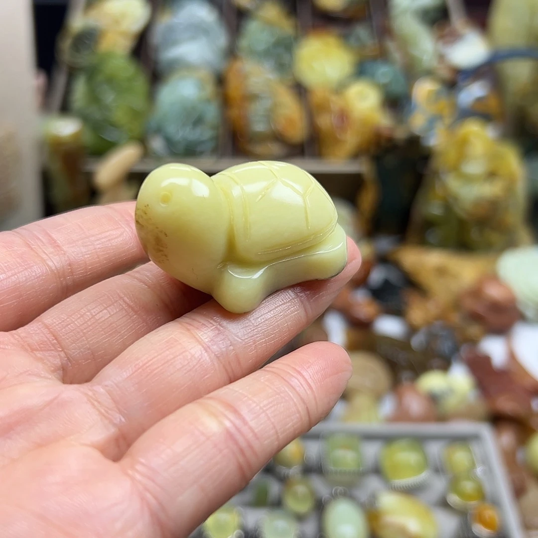 岫玉未镶嵌颈饰乡****傅辽阳乌龟