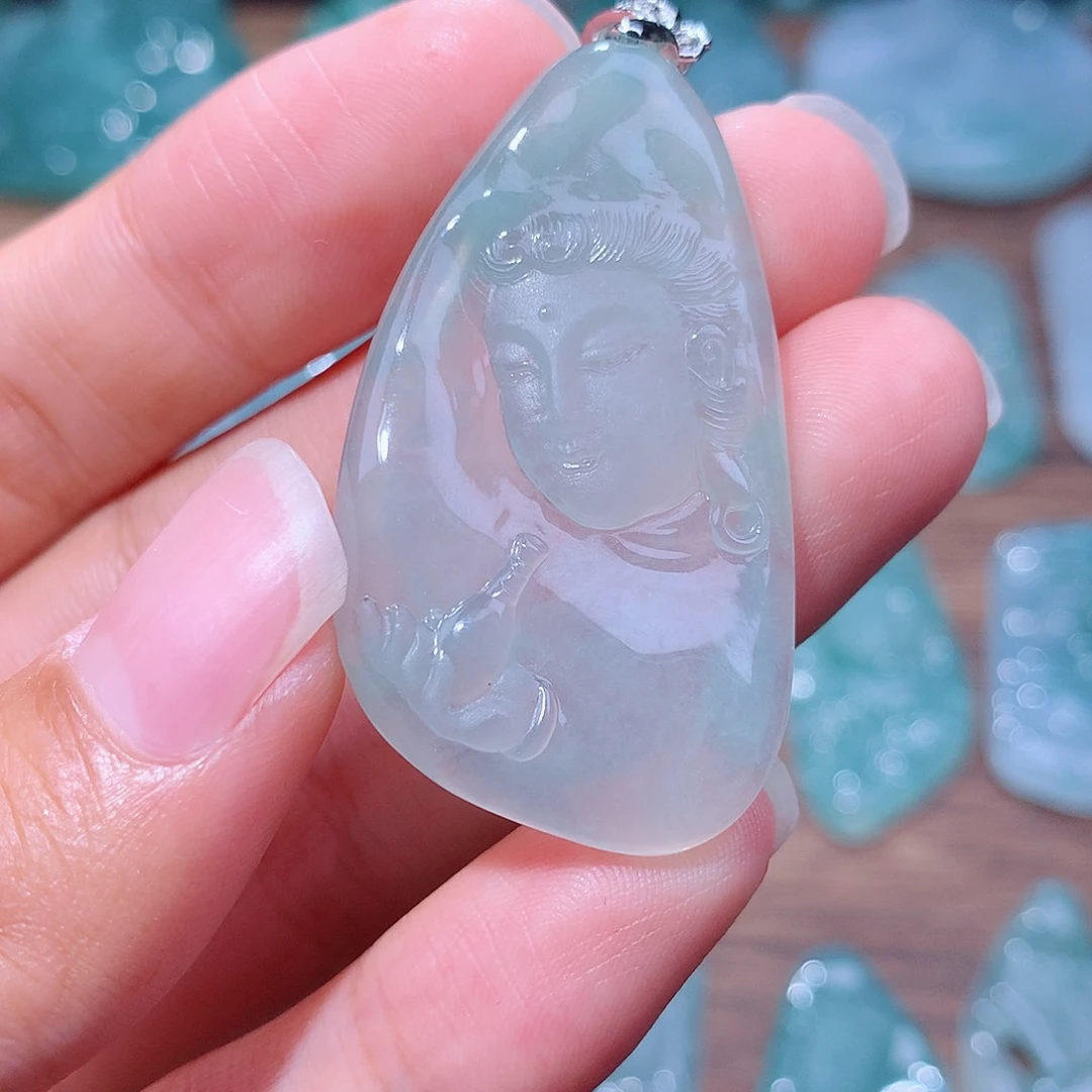 颈饰未镶嵌翡翠佛光天下