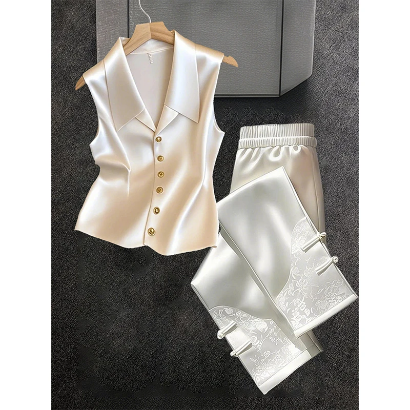 法式气质v领无袖缎面马甲背心女2025夏季时尚浅蓝色牛仔裤两件套