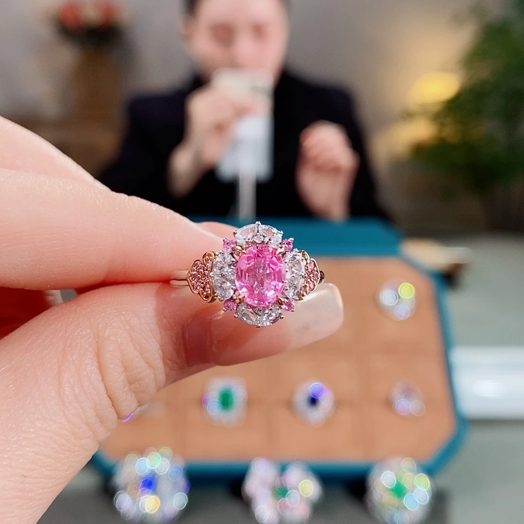 尖晶石戒指18K金镶嵌1.02ct马亨盖