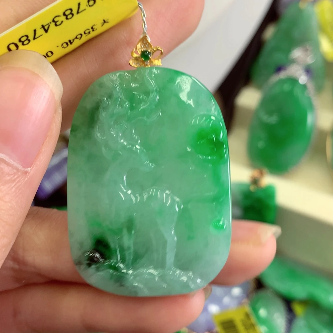 吊坠(不含链)未镶嵌翡翠