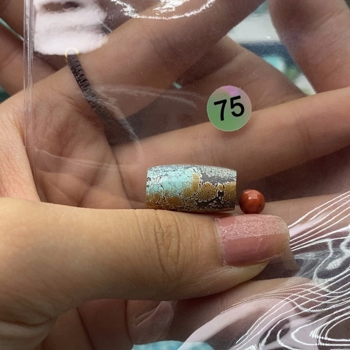 南红玛瑙未镶嵌珠宝奇石