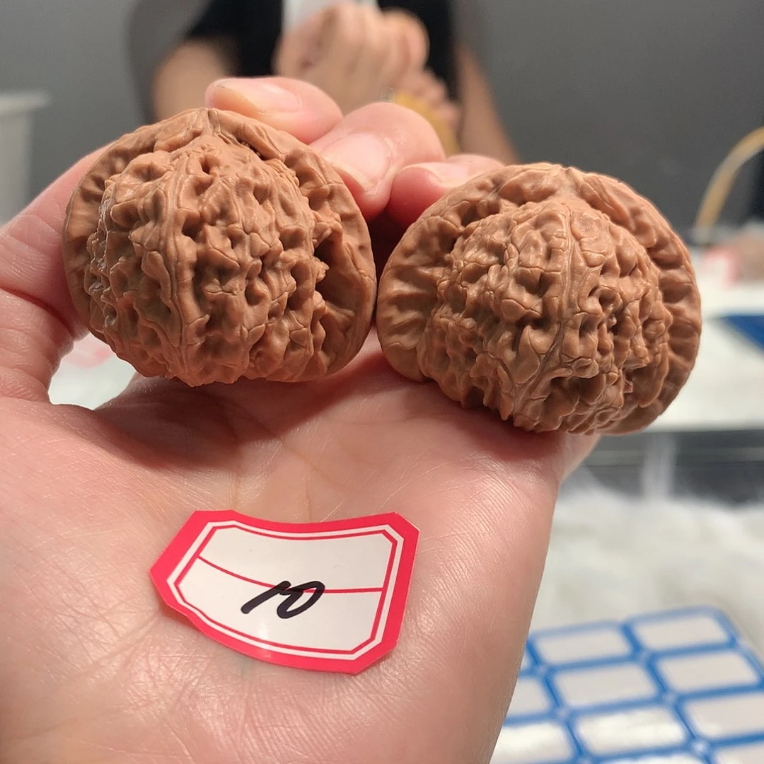 【闪购商品】文玩核桃吊坠白狮子 41尺