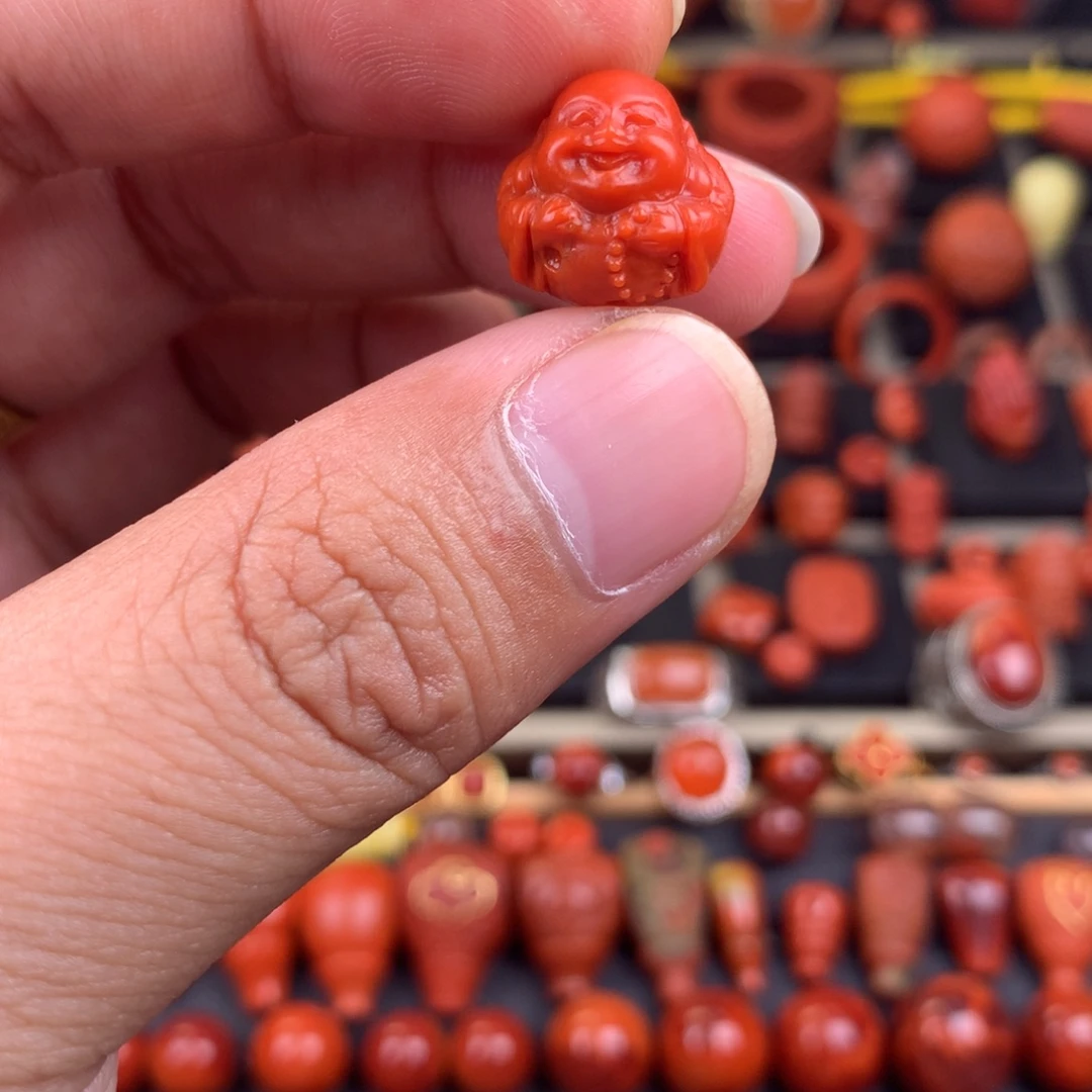 灿***军南红玛瑙未镶嵌笑佛14+