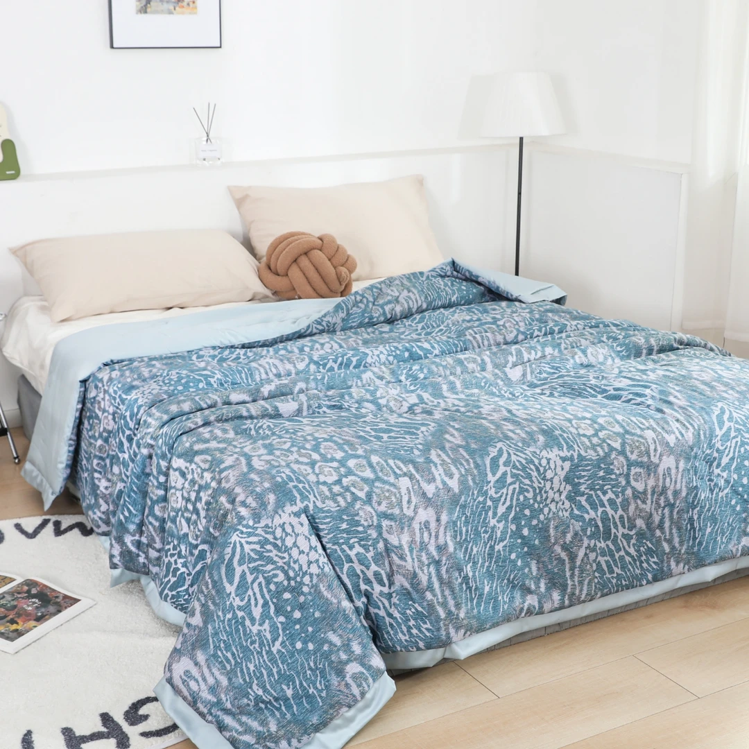 J【豹纹-蓝】长绒棉贡缎春秋被200*230cm