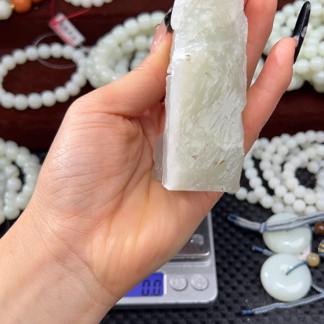 和田玉未镶嵌珠宝半成品