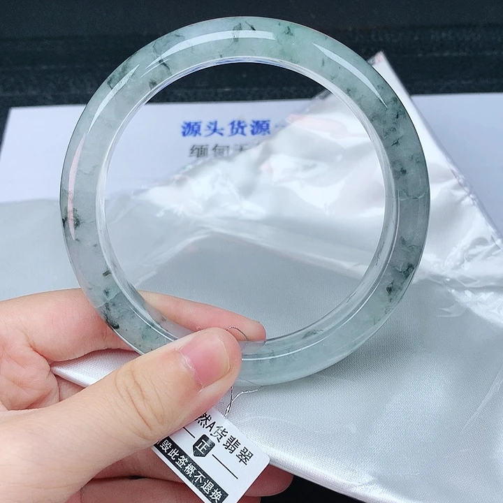 翡翠手镯未镶嵌64圈