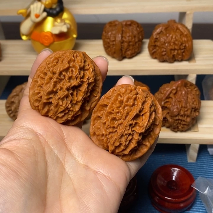 M***y文玩核桃把件大花