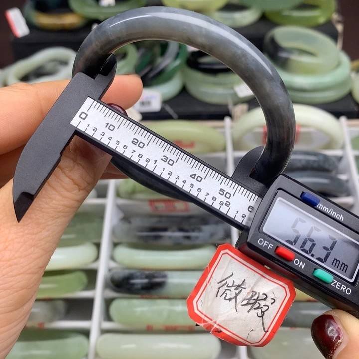 蛇纹石玉未镶嵌手镯859