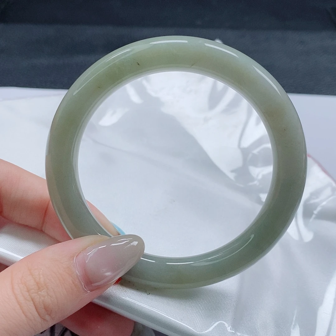 【闪购商品】未镶嵌手镯（圆镯）翡翠503号