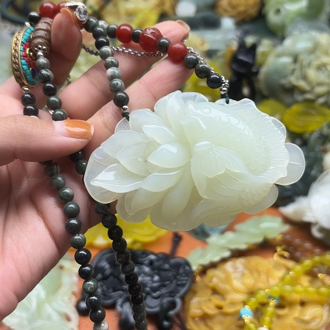 蛇纹石玉未镶嵌吊坠