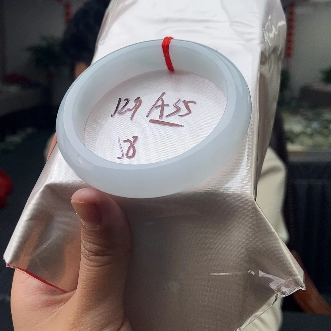 翡翠手镯未镶嵌拍一发一