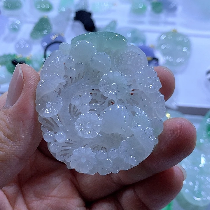 翡翠未镶嵌颈饰天然翡翠A货吊坠