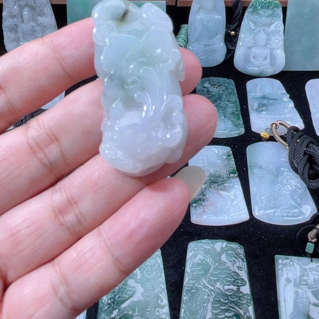 颈饰未镶嵌翡翠皮球